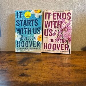Book Set - Colleen Hoover It Starts With Us and It Ends With Us.